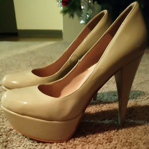 Lighg Tan Pumps